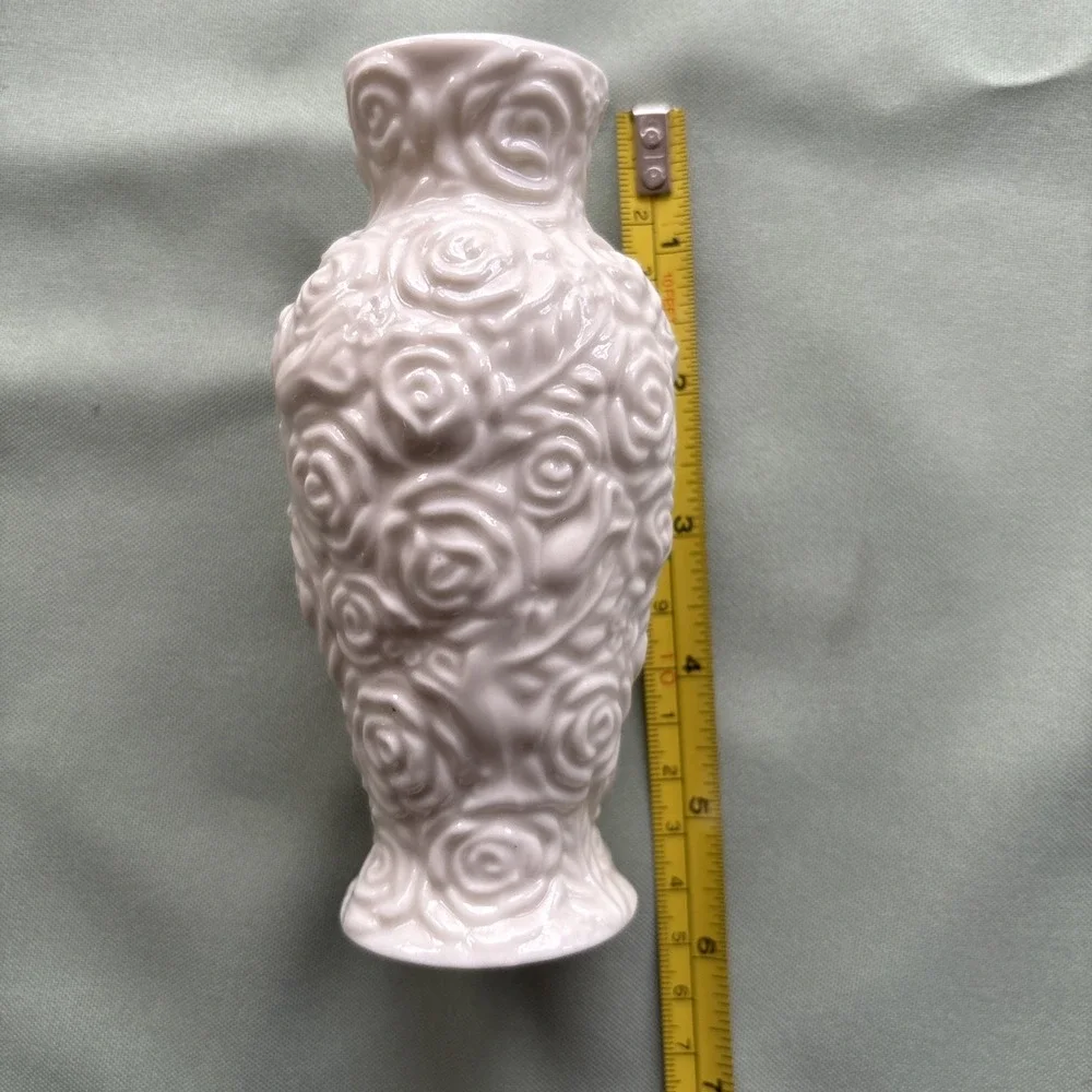 Vintage Bud Vase Porcelain Rose Embossed Gold Rim‎ International Silver Co